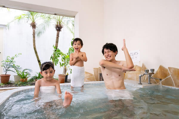 
Family bath (private bath)